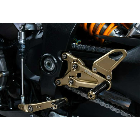 TRIUMPH SPEED TRIPLE 1200 RR COMMANDES RECULEES INVERSEE OU NON
